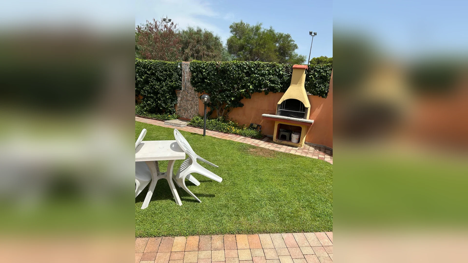 Giardino della Villetta Laura con barbecue — Case Vacanze Arbatax, Arbatax (Sardegna) (foto 61)